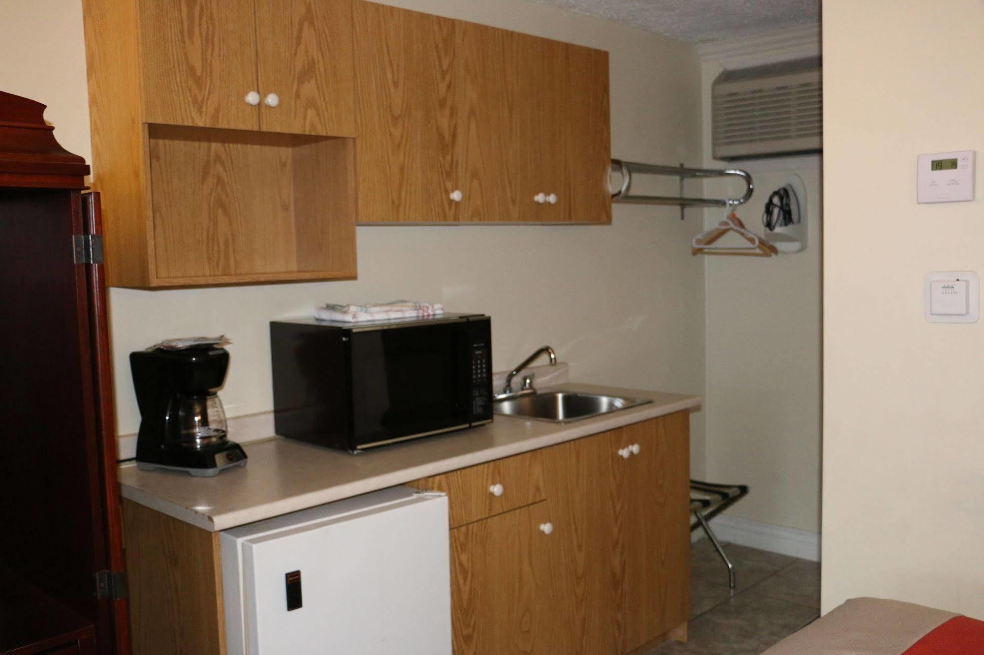 Midtown Motel & Suites Moncton Extérieur photo