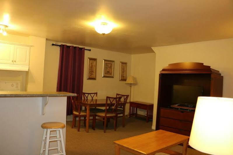 Midtown Motel & Suites Moncton Extérieur photo